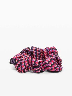 NWT lululemon Uplifting Scrunchie *SeaWheeze Race Pace Flare Multi RPFM Pink